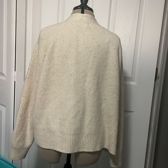 Old Navy Cream Cardigan - Picture 3 of 4